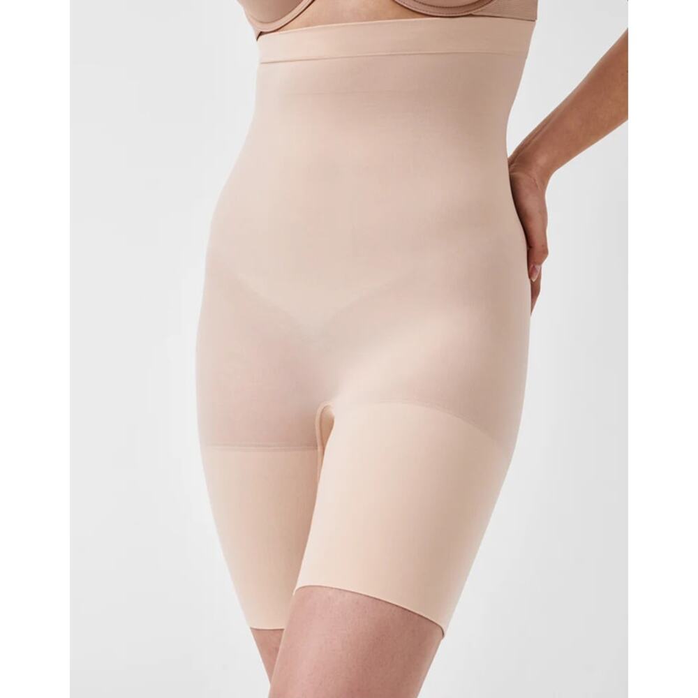 Spanx High-Waisted Mid-Thigh Short Oat Size S